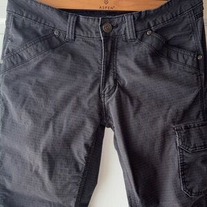 Women's Straight Leg Cargo Pants in Charcoal
